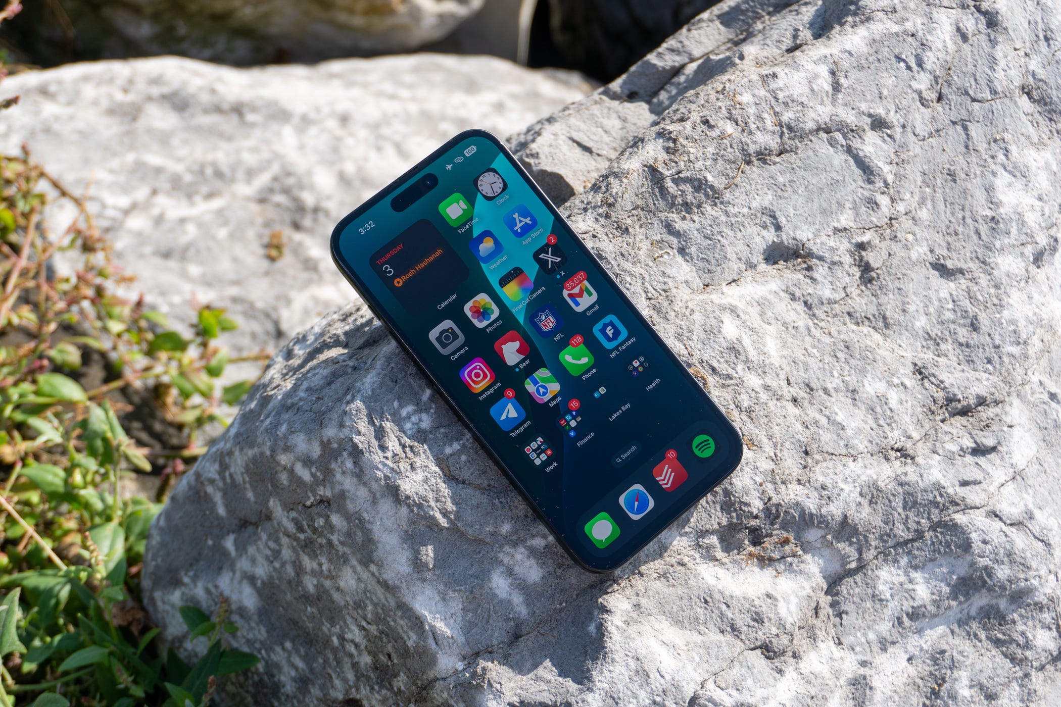 Cách kiểm tra tình trạng mặt kính iPhone 16 Plus