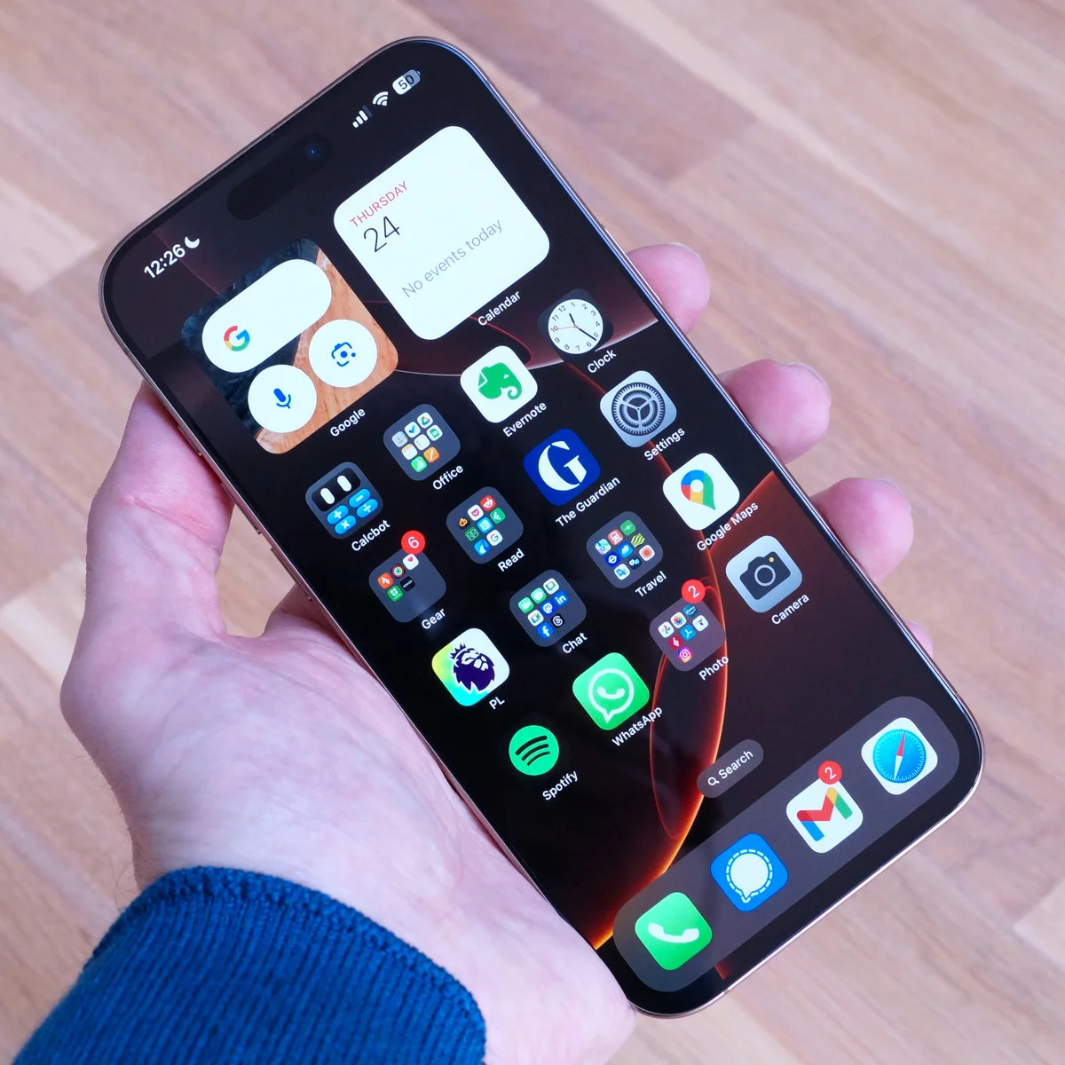 Ưu điểm khi lắp ráp mặt kính iPhone 16 Pro Max