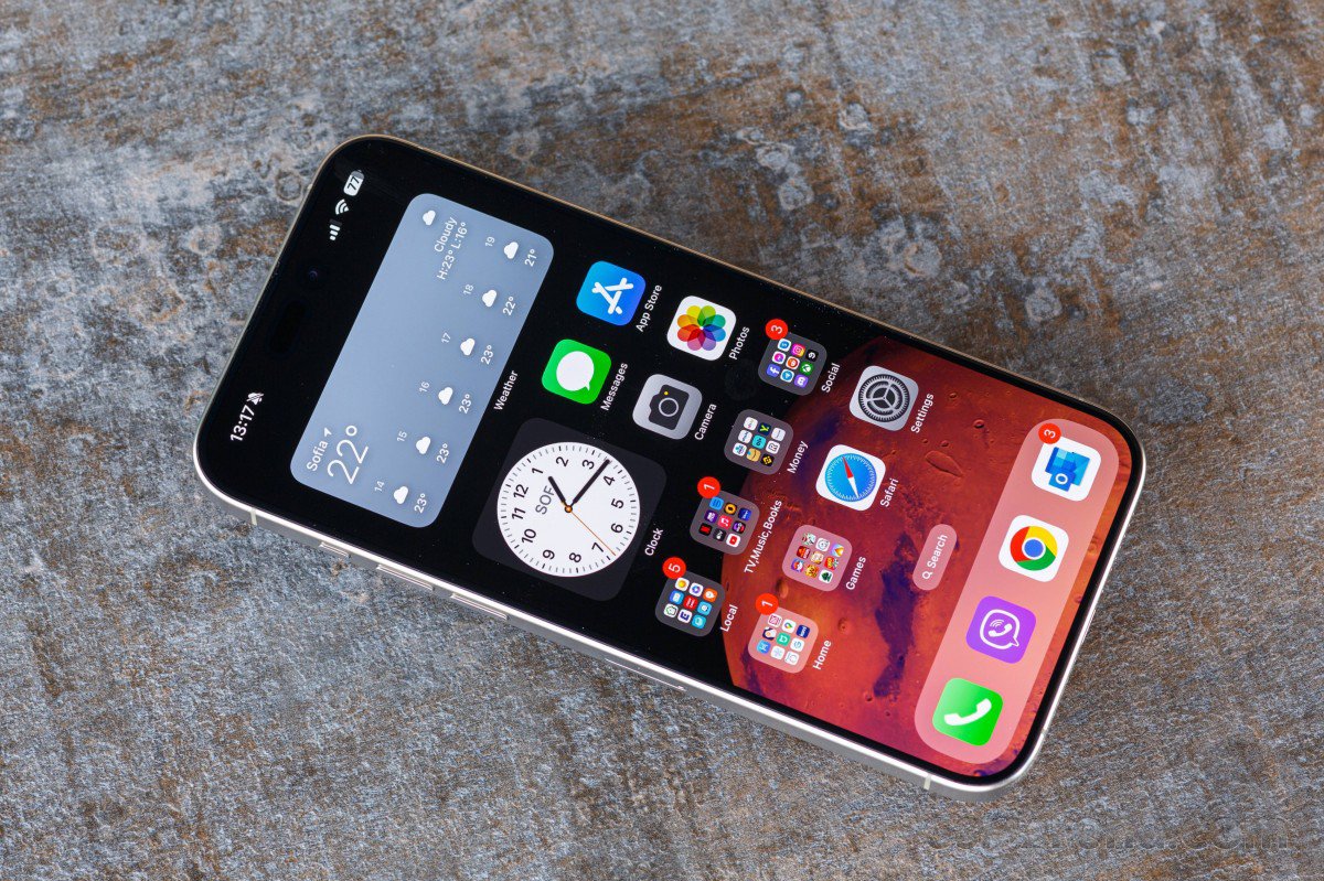 Chọn mua mặt kính iPhone 16 uy tín,