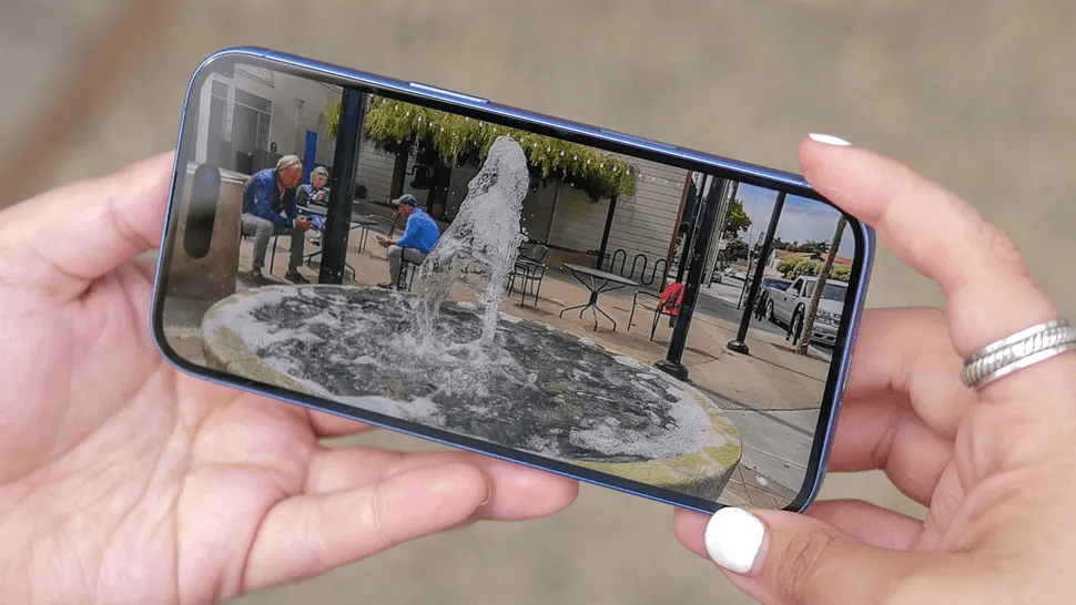 Ưu điểm khi lắp ráp mặt kính iPhone 16